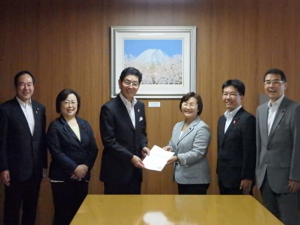 遅くなりましたが「予算要望書」提出しました。