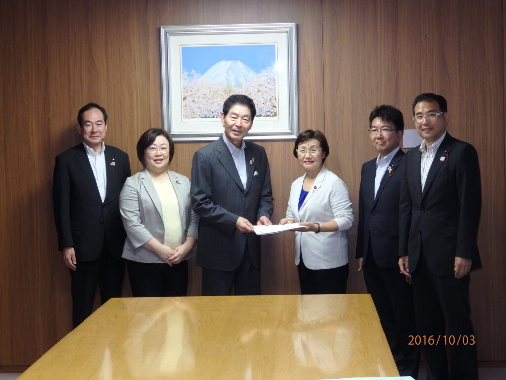 平成29年度予算要望書提出しました。